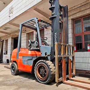 Used Diesel Toyota 3 Ton Mini <b>Forklift</b> Truck FDZN30 Good Condition Original Japanese Engine Tested Inspected Low Hours (0-2000) - Product Image 3