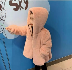 Pedido de Muestra al por Mayor: Abrigo Largo de Piel Sintética Macaron Colorido y Cálido de Invierno para Niñas, de Manga Larga, OEM - Product Image 6