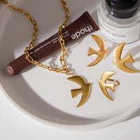 Ensemble de bijoux J&D Delicate Dove Harmony, collier avec pendentif oiseau martelé, bague, boucles d'oreilles, ensemble cadeau romantique et délicat