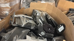Precios Ventajosos, Lote de Monitores LCD Usados y Probados de 220x 19-20 Pulgadas Surtidos (Toronto), Fabricados en Canadá, Sin Garantía - Product Image 4