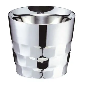 高品质金属双壁钢滚筒杯，用于保持凉爽