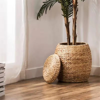 Panier de rangement rond en jacinthe d'eau tressée sur mesure avec couvercle et cadre en fer pour cuisine et buanderie – Vente en gros