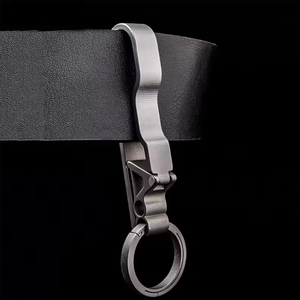 TGZUO Portachiavi Minimalista in Titanio con Moschettone, Lavorazione CNC di Precisione, Portachiavi EDC Aerodinamico, Connettore Portatile per Chiavi Auto - Product Image 3