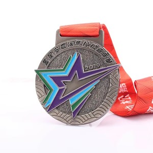 Médaille de course à pied personnalisée bon marché, médaille de sport en métal doré, médaille de football avec ruban - Product Image 6