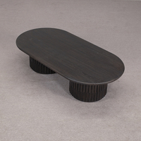 Table basse ovale en bois massif de luxe antique avec un design wabi-sabi, fabriquée à la main et écologique pour le salon et l'hôtel