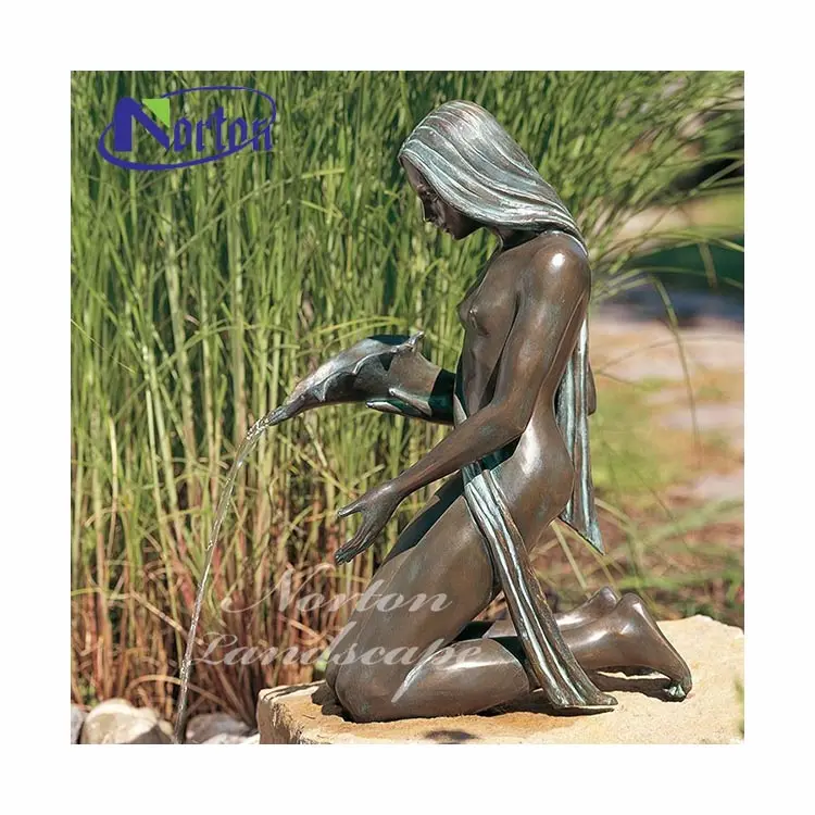 Statue de fontaine de femme nue en métal, Sculpture extérieure personnalisée en Bronze, offre spéciale