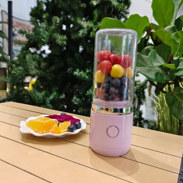 New Juicer Cup Cordless Smoothie Maker Travel Usb Rechargeable Blender Small Portable Mixer Glass Mini Blender With 4 Blades