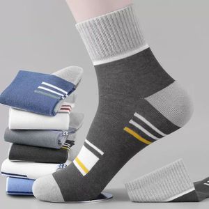 Men's Crew Socks Color-Blocked Stripes Polyester Sweat-Absorbent Casual Daily Wear Youth Size Regular - Product Image 2
