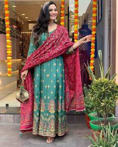 ชุดผ้าไหมโรมันสไตล์ทันสมัยพร้อม dupatta สำหรับผู้หญิงคอลเลคชั่นใหม่ราคาไม่แพงจากอินเดีย - Product Image 6