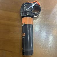 Gazeuse Spray Répulsif Deterrent Ours Auto-Défense 110ml Portée jusqu'à 25 pieds Protection pour Camping et Randonnée