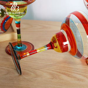 50 pièces, MOQ faible, meilleur <span class=keywords><strong>prix</strong></span>, meilleures ventes, fleurs, verres à vin peints à la main, 210 ml-370 ml, designs personnalisés, verres à vin, verres à <span class=keywords><strong>martini</strong></span> - Product Image 2