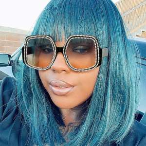 Lunettes de soleil carrées surdimensionnées tendance 2020 pour femmes, avec strass et cristaux scintillants - Product Image 1