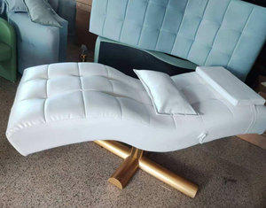 Cama Curva para Pestañas con Silla, Juego de Muebles de Salón Ajustables de Cuero PU, Diseño Contemporáneo, Base Dorada, Cubierta Gris Claro - Product Image 4