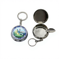 Porte-clés personnalisé Travelpro en alliage de zinc, autocollant de pharmacie rond, mini boîte à pilules, coupe-pilules, cadeau promotionnel tendance