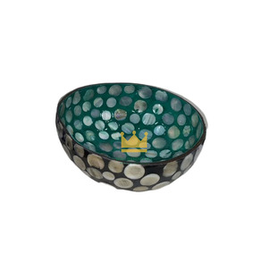 ชามเปลือกมะพร้าวมุกสองด้านแบบยั่งยืน งานฝีมือศิลปะสไตล์ทรอปิคอลจากเวียดนาม - Product Image 4