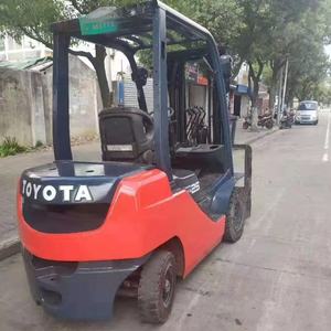 Gebruikte Toyota <span class=keywords><strong>Komatsu</strong></span> 3 <span class=keywords><strong>Ton</strong></span> Vorkheftruck 3.5 <span class=keywords><strong>Ton</strong></span> Zijschuif Vorkheftruck <span class=keywords><strong>4</strong></span>,5 M Dieselmotor Aangedreven Export Levering Poort Pallet Verpakt - Product Image 4
