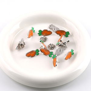 Cute Carrot Brooch Cartoon Zinc Alloy Unisex Fashion Pin Gift Accessory - Product Image 2