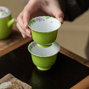 New Chinese Style Porcelain <b>Teacup</b> Grass Green Hand Painted Grapes Small Stem Lace Edged Master Cup For Afternoon Tea - Product Image 1