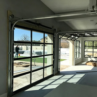 Portes de garage sectionnelles motorisées télécommandées en aluminium et verre, modernes et écoénergétiques, pour villas et allées de maisons
