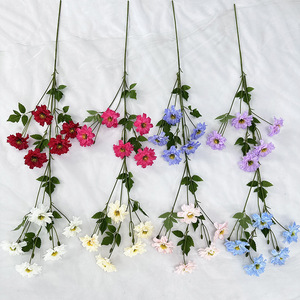 Arrangement floral en soie à 5 têtes de Celtis Sinensis de Meiyu Craft Flower Factory pour la décoration de bureau et d'entrée - Product Image 2