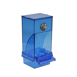 Comedouro Transparente Automático Anti-Desperdício para Papagaios, Periquitos, Calopsitas e Agapornis - Recipiente Suspenso para Comida de Pássaros - Product Image 6