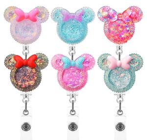 Porte-<span class=keywords><strong>badge</strong></span> rétractable en métal argenté léger avec porte-carte, anneau porte-clés, clip ceinture et <span class=keywords><strong>cordon</strong></span> en nylon pour infirmière - Product Image 1