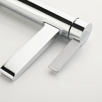 Robinet de salle de bain chromé monotrou avec poignée plate moletée, mitigeur de lavabo à colonne ronde, style industriel moderne, eau chaude et froide