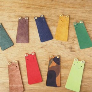 Marcapáginas de cuero creativo personalizable, marcapáginas de rana de dibujos animados, pequeño regalo divertido, separador de páginas para lectura. - Product Image 3
