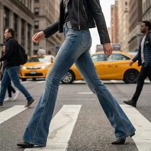 Jeans en denim pour femmes, style streetwear vintage, <span class=keywords><strong>taille</strong></span> <span class=keywords><strong>haute</strong></span>, micro-flare, délavé, déchiré, coupe ajustée, détails usés, OEM ODM - Product Image 1