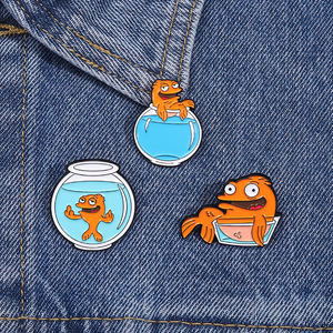 Marine Creatures Collection Emaille Pins Cartoon Walhai Goldfisch Broschen Rucksack Revers Abzeichen Schmuck Geschenke für Freunde - Product Image 5