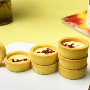 Tartaletas de Chocolate Crujientes y Dulces con Miel y Relleno de Cacao y Cobertura de Arándanos Secos - Product Image 4