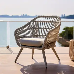 Venta al por mayor impermeable muebles de exterior de aluminio Bistro café silla de jardín cuerda al aire libre Silla de comedor al aire libre café restaurante Furn
