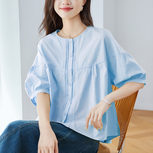 Chemisier plissé uni en coton à manches courtes pour <span class=keywords><strong>femme</strong></span> – Nouvelle collection été 2026 – Coupe ample amincissante - Product Image 2