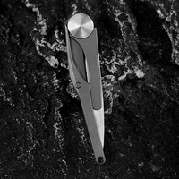 Lame en acier au carbone personnalisée mini couteau pliant de poche avec poignée en alliage de titane pour le camping OEM pris en charge