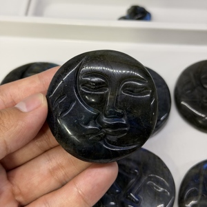 Venta al por mayor de Labradorita Natural Flash Tallada a Mano <span class=keywords><strong>con</strong></span> Rostro de Sol y Luna, <span class=keywords><strong>Moneda</strong></span>, Piedra de Palma de Cristal Celestial, Sanación y Feng Shui - Product Image 4