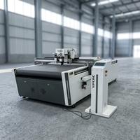 Cutter CNC à lame vibrante pour mousse, éponge EVA, caoutchouc et matériaux flexibles. Table de découpe CNC pour feuilles de PVC rigide, certification CE.