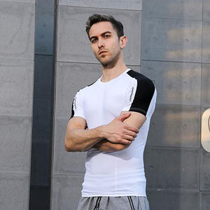 Camiseta de entrenamiento para hombre de tacto suave con protección UV para uso deportivo diario con control de olores - Product Image 3