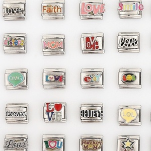 สร้อยข้อมือสแตนเลสสตีลยืดหยุ่นแบบ DIY พร้อมจี้สไตล์อิตาลี รุ่น Love Letter ของ Zoryn ของขวัญสุดเทรนดี้สำหรับทุกเพศ - Product Image 1