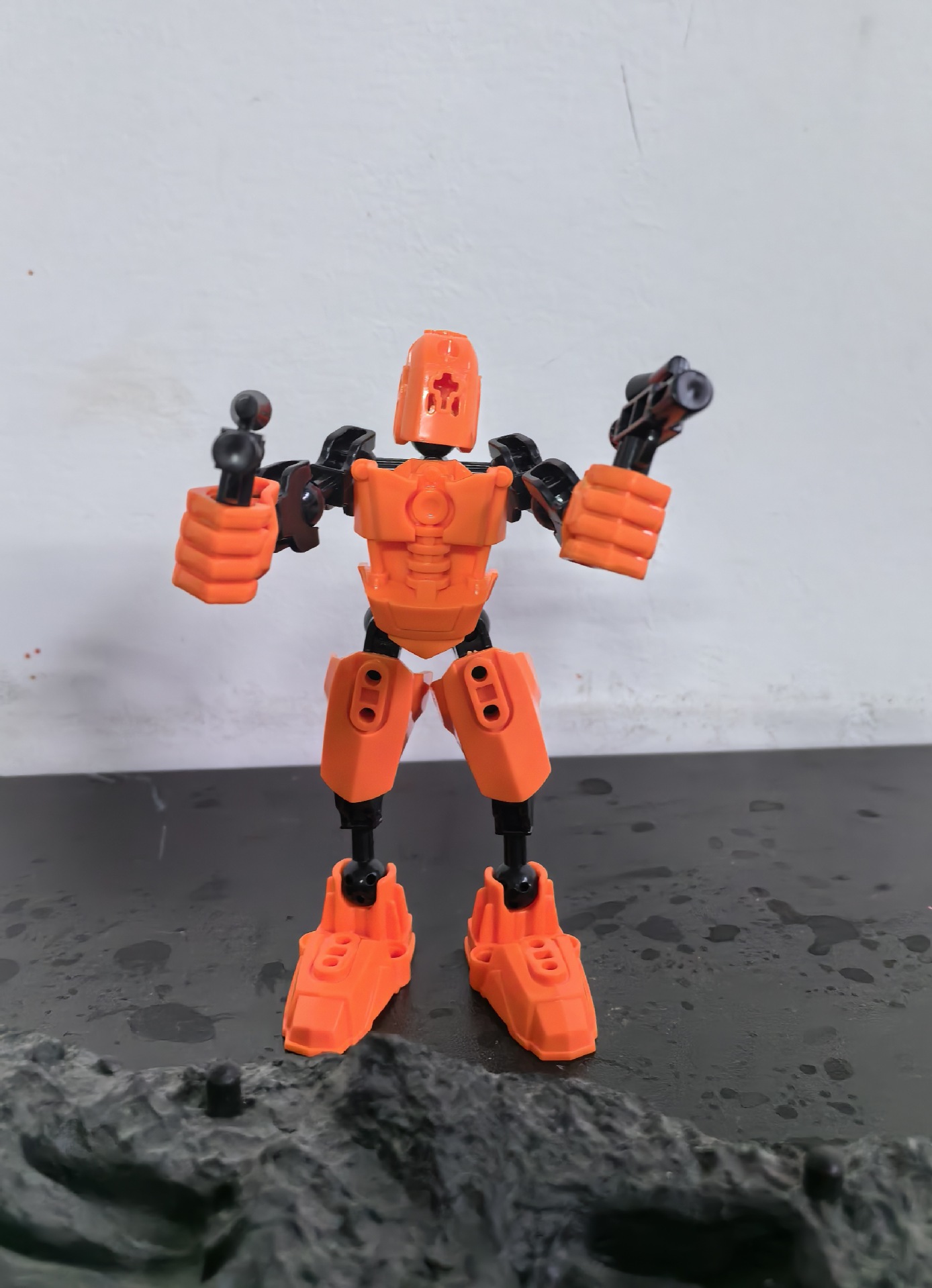 The new cute robot orange 42g