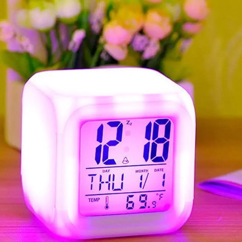 Ce Rohs Heldere Led Digitale Meubels Wekker Voor Bureau, kids Nachtkastje Cube Dihao 7 Kleur Change Led Digital Lcd Wekker