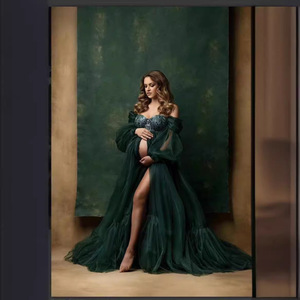 2024 enceinte photographie vêtements à <span class=keywords><strong>la</strong></span> mode hors épaule vert en mousseline <span class=keywords><strong>de</strong></span> soie <span class=keywords><strong>robe</strong></span> enceinte <span class=keywords><strong>maman</strong></span> gros ventre photographie <span class=keywords><strong>robe</strong></span> - Product Image 4