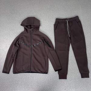 Nouvelle Version 2027 – Ensemble de Survêtement Homme 2 Pièces en Coton Polaire Technique de Qualité Supérieure <span class=keywords><strong>avec</strong></span> Logo Tendance – Sweat-shirt et Joggers Patchwork - Product Image 4