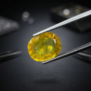 Saphir Jaune Naturel de Bangkok Certifié GIA, 3,65 Carats, Forme Ovale, Pierre Précieuse Non Montée, Saphir Jaune Doré pour Bijoux de Luxe - Product Image 1