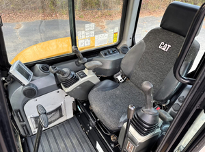 Mini-excavatrice 5 tonnes d'occasion CAT305, machine de construction, excavatrice sur chenilles Caterpillar 305 d'occasion avec accessoire tarière, certifiée CE - Product Image 6