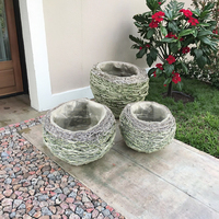 Pots de fleurs et jardinières en rotin modernes faits à la main paniers de rangement pour la décoration intérieure et l'utilisation du sol en gros disponible