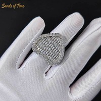 Bague audacieuse en moissanite VVS à canal vertical en forme de cœur, plaquée argent sterling 925, personnalisée, style Hip Hop Rapper Streetwear