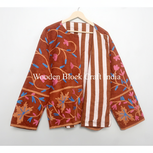 Veste brodée en vente chaude, veste matelassée faite à la main pour femmes, vêtements de plage bohèmes, vêtements de festival élégants, cadeau unique pour elle, bordure libre - Product Image 1