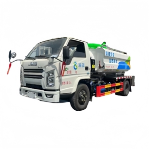 Camion-citerne à vide JMC - Capacité de 5000 L - Système de pompage haute performance - Conception fonctionnelle - Product Image 1