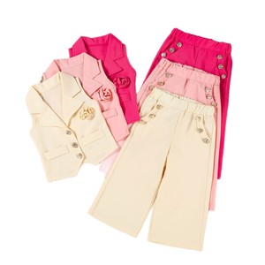 Traje de dos piezas para niña con chaleco de solapa, top sin cuello con diseño floral y pantalón de pierna ancha - Product Image 5