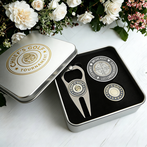 Set de Regalo de Golf Profesional de Fabricantes: Abrebotellas, Herramienta para Divots, Marcador de Pelota de Golf de Alta Calidad, Fichas de Póker y Marcador de Pelota de Anime Económico - Product Image 1